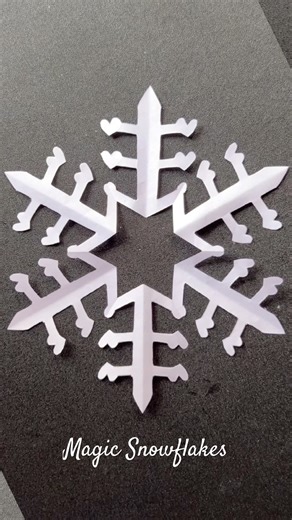 how to make paper snowflakes / 3D paper snowflake #christmas #papercrafts #diy