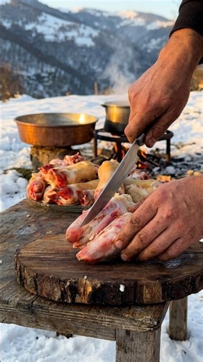 Preparing Azerbaijani Khash in the Snow ❄️🔥