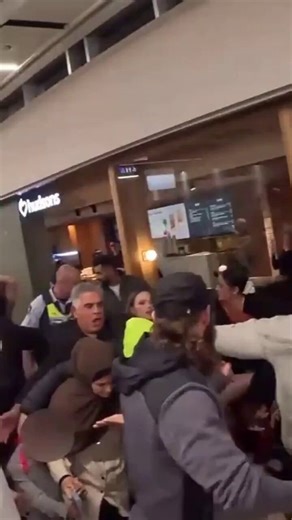 ‼️ ISIS BRIDES:The fan club of an ISIS bride clashed with reporters after a journalist questioned the radical Islamist about marrying a terrorist. One ISIS Bride groupie shouted “shut up you slut” at a female reporter, while another journalist said she was punched in the stomach during the confrontation.