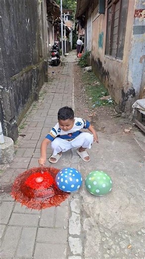 Red Balloon Exploding 🎈 #balloon #balloonbursting #balloon #funny