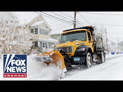 Connecticut state deploys around 600 plows during snow storm