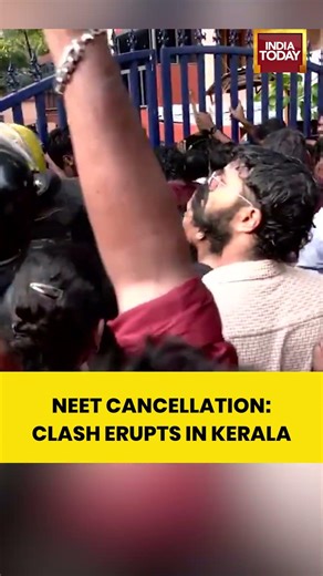 NEET Paper Leak: SFI Members Clash with Police During NEET Protest in Thiruvananthapuram | Keralam