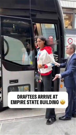 🤩 WNBA Draftees at Empire State Building | Azzi Fudd Lauren Betts Raven Johnson Gabriela Jaquez