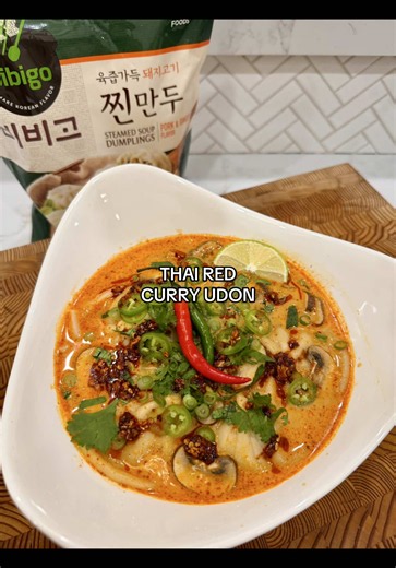 Thai Red Curry Udon🥟🌶️ #bibigopartner Visit thespicyjuju.com for full recipe or go to direct recipe link: https://thespicyjuju.com/thai-red-curry-udon/ my frozen food meals tasting gourmet with @bibigo USA dumplings 😋 ENJOY! #bibigoforit #bibigo #bibigodumplings #fyp