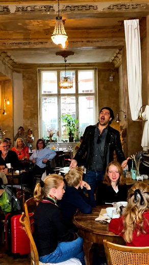 This café piano performance turns into live opera