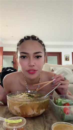 Cris Clerigo's Delicious Pho Mukbang Experience