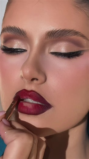 Fina Theory Makeup Tutorial: Smokey Eyes & Lip Combo