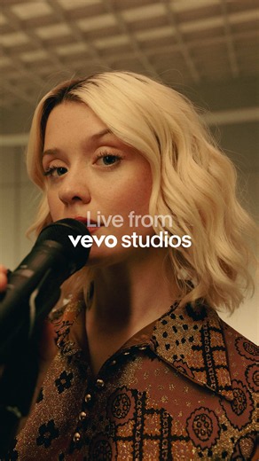 Maisie Peters Live From Vevo Studios Performance