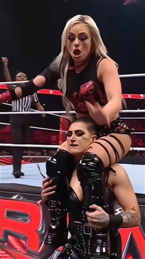 LIV MORGAN vs RHEA RIPLEY! 😱🔥 WHO DOMINATED THIS EPIC BATTLE? 💥 #WWE #Shorts
