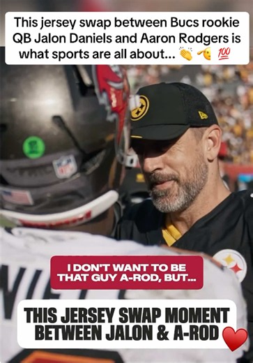Much respect to Rodgers for how he handled this 🙏 #aaronrodgers #rodgers #arod #steelers #bucs (📹 @NFL )