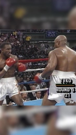 When two eras collided under the bright lights 🤩 | Top Rank Boxing