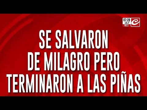Camioneta chocó contra un auto, perdió el control y terminó en una pelea a las piñas