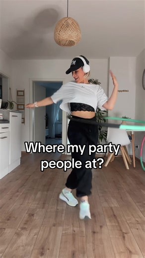 Hula Hoop Tutorials: Party People Vote Now!