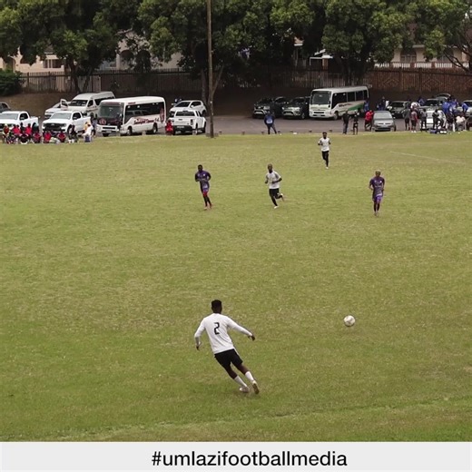 Jersey Number 2 (Bayanda Khumalo) in action for Summerfield Dynamos FC. 🎥: Umlazi Football Media #LasukaLahlala #kznabc #Umlazi | Umlazi Football Media