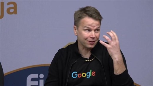 FiCom Forum -aamu 25.4.2025: Tekoälyvallankumous julkiselle sektorille - paneelikeskusteluosuus | Elina Ussa