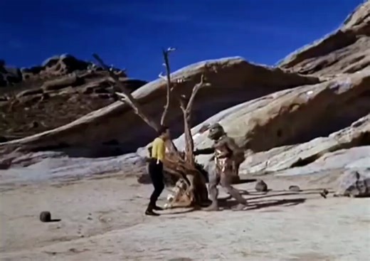 Now that the 👽🛸alien invasion card is being played...Here is a wonderful technical video on how to defend against Lizard Aliens.Thank you "Bad Billy" from Montreal @WilliamShatner @clif_high