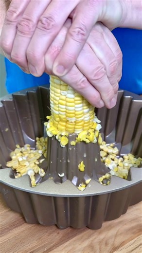 Amazing life hacks for everyone! #homehacks #kitchenhacks #tipsandtricks Created by The Gooch | Life According to Us