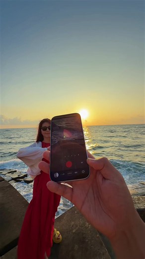 Easy sunset shot. 🌅 Try this with a friend. Save it & follow @shum.shima #sunset #iphone18pro #sunsetsniper #iphones18promax #shotoniphone