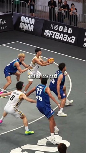 The no-look dime goes crazy! 🔥😎🇲🇾 #3x3Basketball