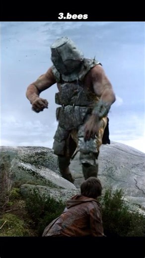 Killing a Giant with a BEES' NEST?! 🐝🤯 | Jack the Giant Slayer (2013) | Genius Trap Scene