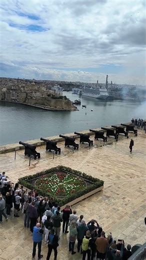 YOU DIDN'T KNOW MALTA HAD THIS CANNON SHOW 💥 #shorts #travel #explosion