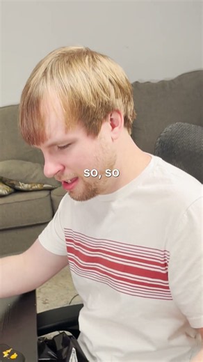 THAT THING is his only controller... 🤣🤢
