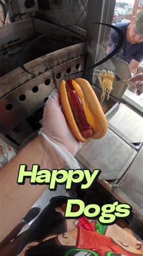 Happy Happy Hotdogs: A Delicious Food Truck Find