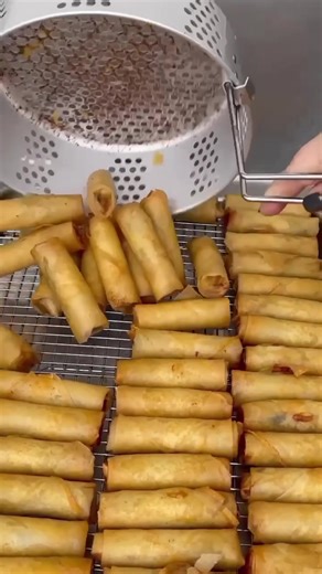 Delicious Homemade Pork and Shrimp Spring Rolls Recipe