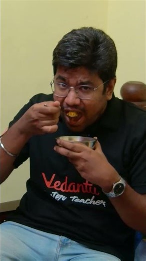 12th Physics evlo Complete Panirukinga ? Yazhiniyan Sir