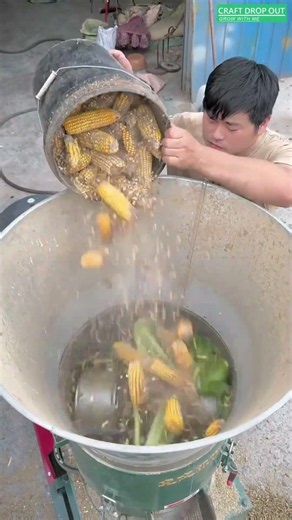 🌽🥬 Turning farm waste into valuable feed pellets