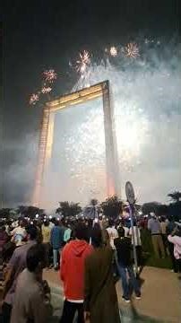 New Year 2025 Fireworks Light Up Dubai Frame Fire Show