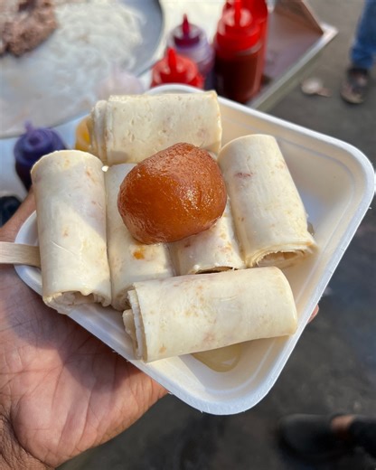 Gulab Jamun Ice Cream Rolls of Bengaluru at VV Puram Food Street | Bangalore Street Food | Food India
