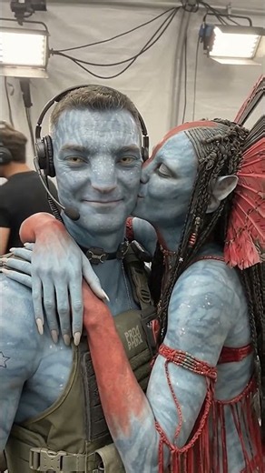 Avatar Actors Behind The Scenes 😱💙 | Movie Magic #Shorts