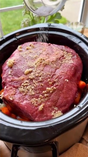 Easy Crock Pot Chuck Roast