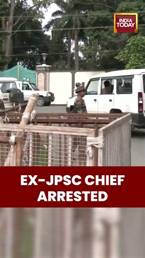 Former JPSC Chief L Khiangte Arrested by CID Amid Ranchi Student Protest #jharkhand #ranchi