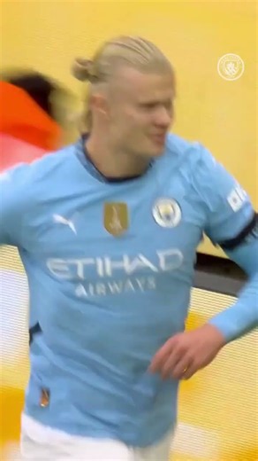 100 goals for Erling Haaland! 🇳🇴🥶 #football #skills #mancity #premierleague #shorts