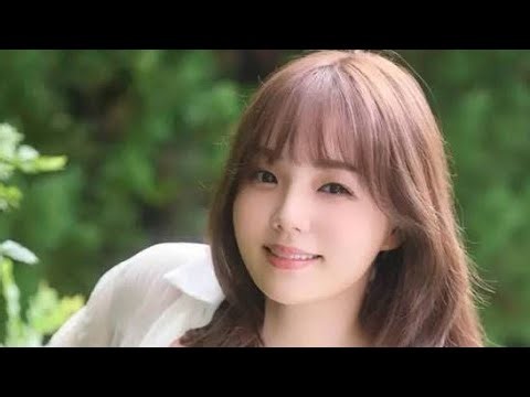 🍷✨＜篠崎愛＞“レジェンドグラドル”の圧倒的美貌！ワイングラスを手に優雅な姿に
