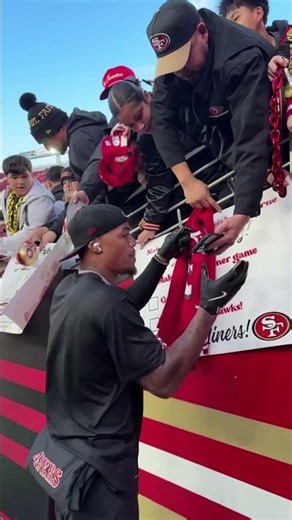 KB showing fans some love pregame ❤️💛 #49ers #nfl #fans