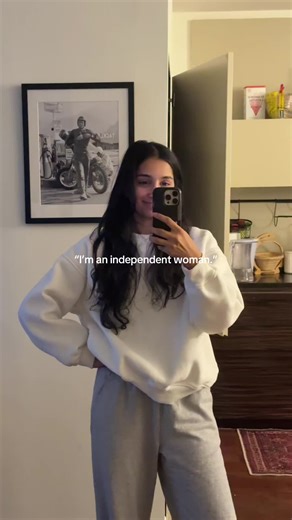 my bf is literally putting together my pitch deck because I’m in the process of crashing out #fyp #careertok #womeninbusiness #startup #relationships