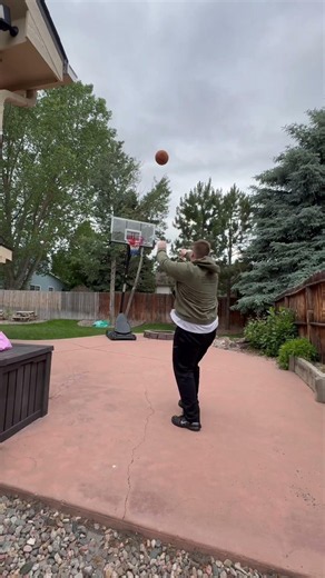 Bro is NOT D’Angelo Russell #dlow #basketball