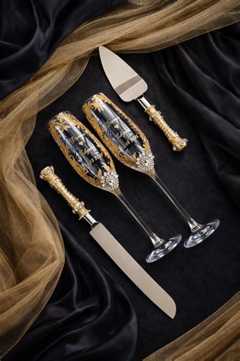 Baroque Gold Wedding Toasting Set, Monogram Plate With Champagne Flutes and Cake Knife Server for Bride and Groom - Etsy