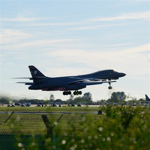 All B-1 Bombers Returning to U.S. From U.K. Base