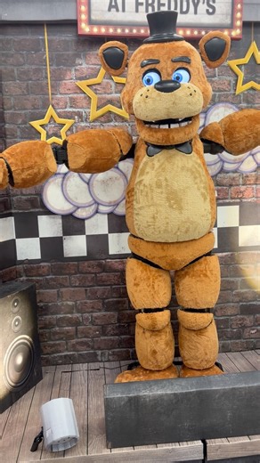 Freddy Fazbear Animatronic Epic Fail. 🤣😭🤦‍♂️ #freddyfazbear