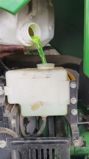 JOHN DEERE TRACTOR RADIATOR COOLANT OIL CHANGE #johndeere #tractor #coolant #oil #change