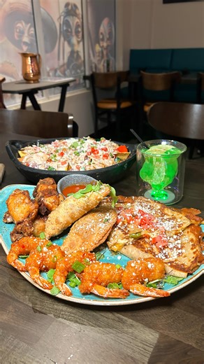 Unique Tacos in Jacksonville, Florida 👽 @alientacojax recently opened up in Jacksonville and offers a unique take on tacos and tequila, infusing creativity and innovation into their menu. All the dishes were so much fun and the restaurant had amazing alien decor that was handmade by the owner. The food was delicious and the staff was so nice! They also have daily events and specials like taco Tuesday, trivia, and after hours. Make sure to follow them to stay updated! If you get a chance to go c