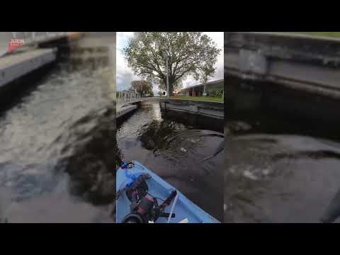 Kayak Runs Into Crocodile During Dangerously Close Encounter While Fishing - 1816522