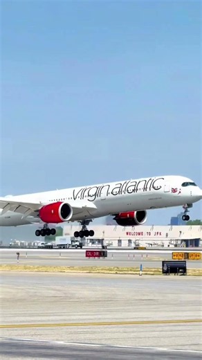 Virgin Atlantic A350 Touches Down Perfectly 😍✈️