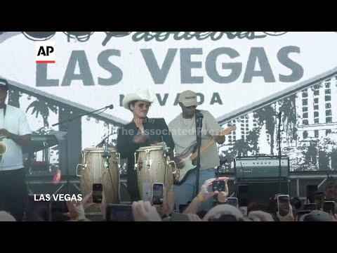 Bruno Mars, the 'New king of Las Vegas' is celebrated with Strip parade