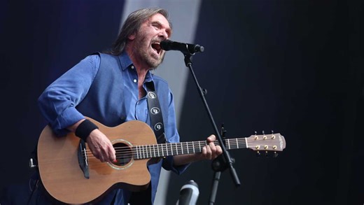 Dennis Locorriere, Dr. Hook singer and guitarist, dies at 76