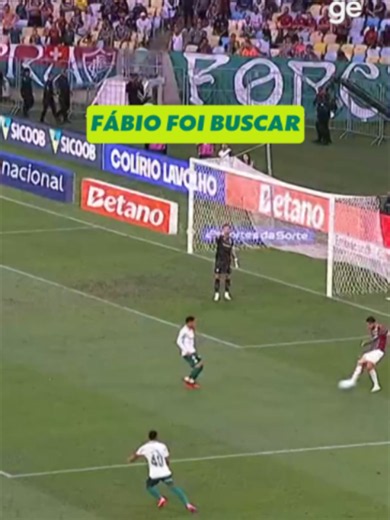 Allan recuperou a bola no ataque, levou para o meio e chutou cruzado, mas Fábio fez uma bela defesa. #Futebol #Brasileirão #Fluminense #Palmeiras
